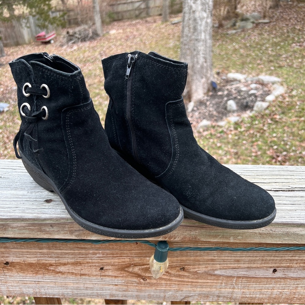 Bare Traps Suede Ankle boots Size 8